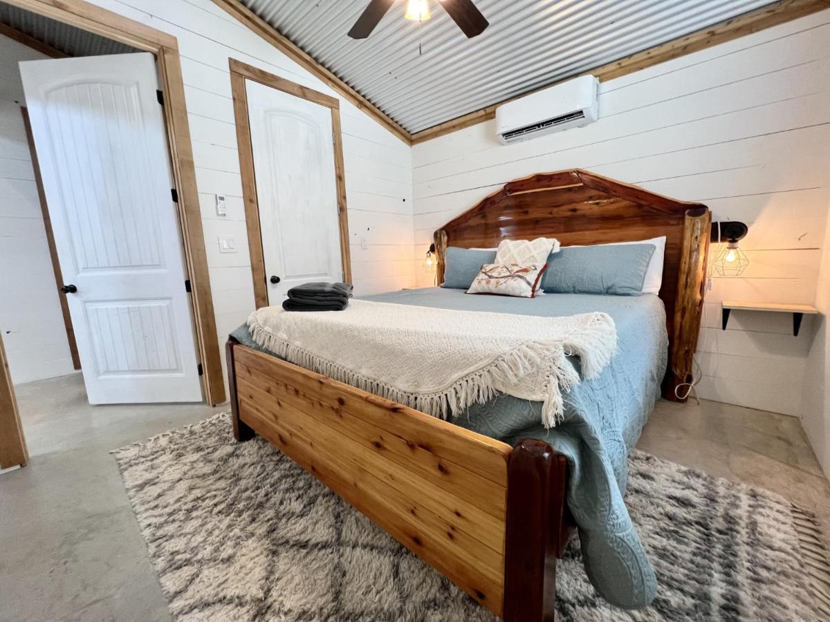 Hummingbird Haus - Hill Country Views On 20 Acres With Firepit Βίλα Spring Branch Εξωτερικό φωτογραφία