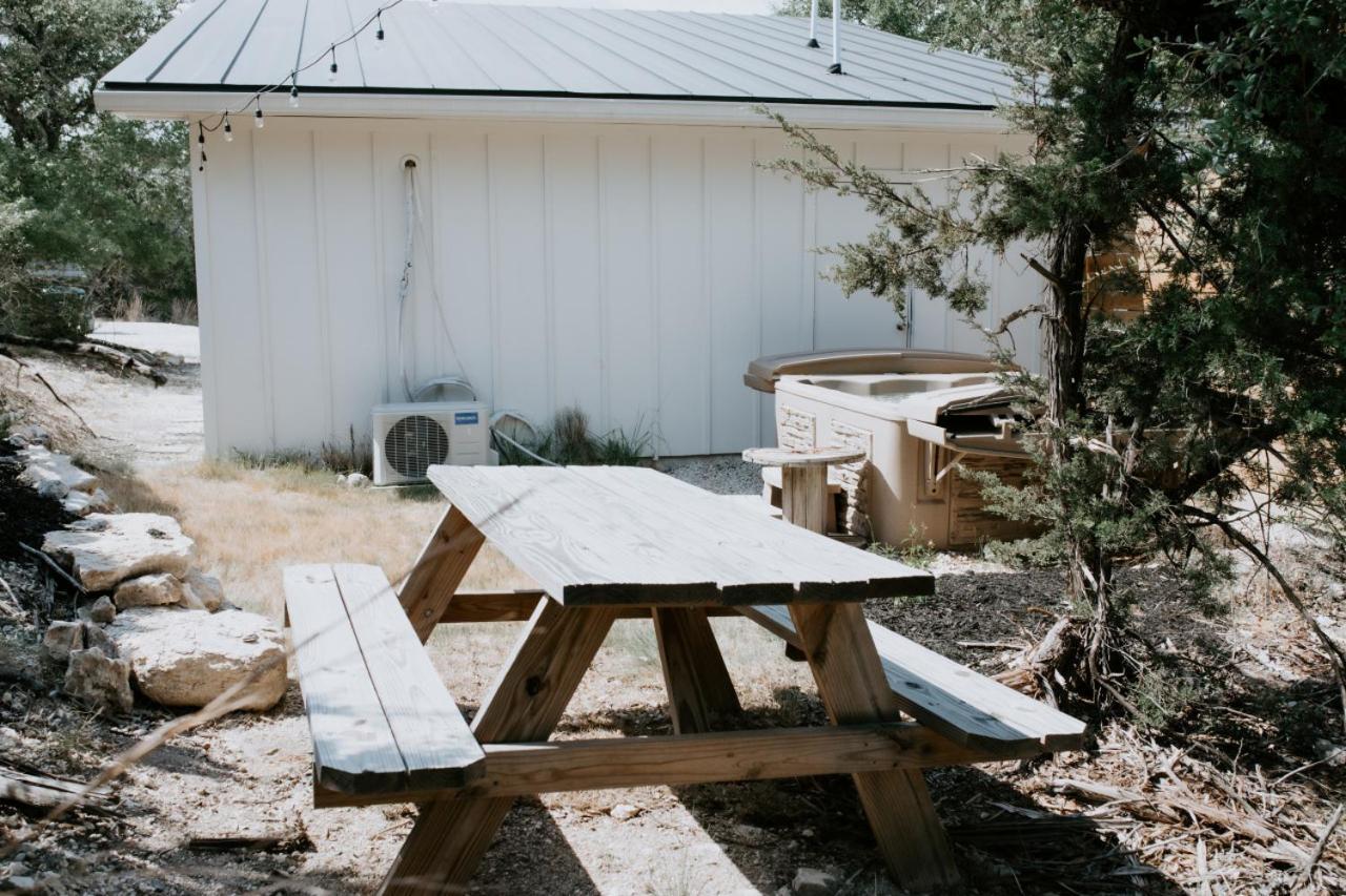 Hummingbird Haus - Hill Country Views On 20 Acres With Firepit Βίλα Spring Branch Εξωτερικό φωτογραφία